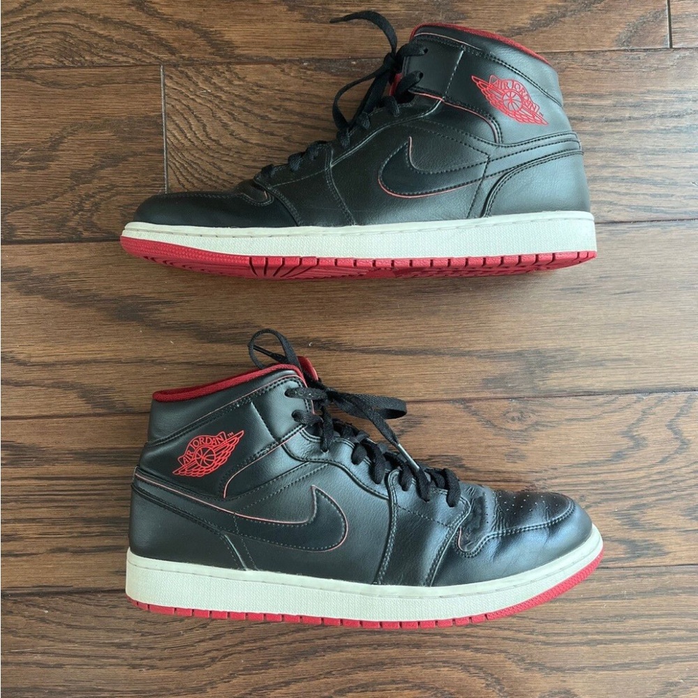 Jordan 1 Retro Mid